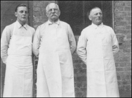 In Battenberg finden Sie die Fleischerei Balz – Ihre Metzgerei für Partyservice, Mittagstisch-Angebote und leckere köstliche Wurst- und Fleischwaren vom Verkaufswagen.